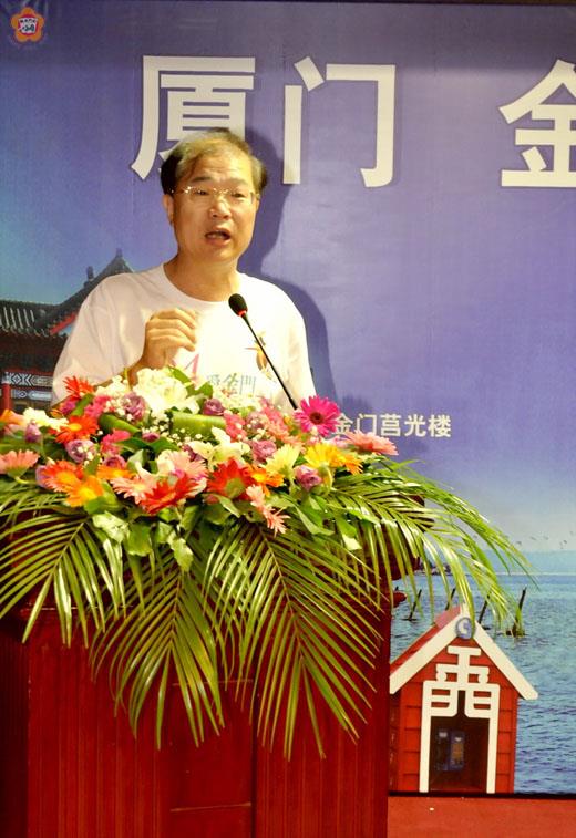   金門縣政府、廈門旅遊局聯合旅遊推介團，昨假南昌市舉行推介會，縣長李沃士介紹金門一日遊優惠。（陳麗妤攝）