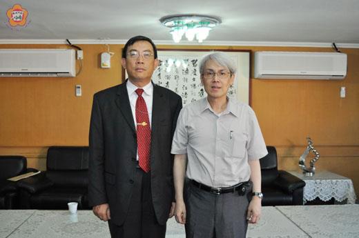 福建高等法院金門分院檢察署檢察長邢泰釗昨日上任履新,並前往拜會福建省政府主席薛承泰,受到熱誠接待歡迎。(莊煥寧攝)