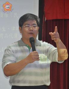   金城法律知識講座，昨由警察廣播法律講師楊永成主講，吸引許多婦女朋友到場聽講。（楊水詠攝）