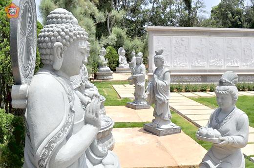   沙美萬安堂所轄大士宮地藏公園第二期十五尊石雕佛、菩薩聖像完成安位，歡迎鄉親前往參觀。（陳麗妤攝）