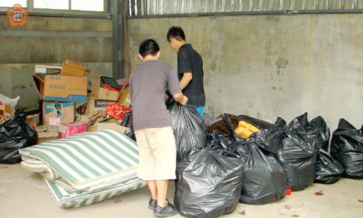 金門高分檢協請金門地檢署安排易服社會勞動人幫忙整理室內外環境，成效相當不錯。
（照片由金門高分檢提供）