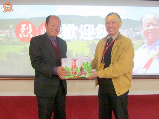 金門日報全球資訊網 地政司長到訪烈嶼要求土地解套