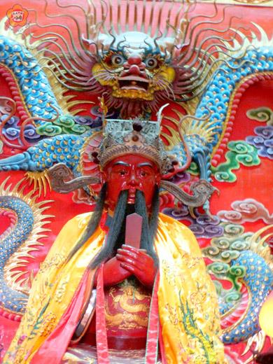   浯島城隍廟的城隍神又稱為顯祐伯。（張建騰攝）